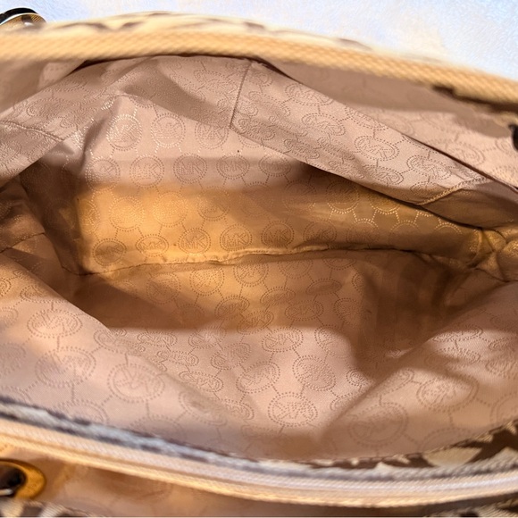 Michael Kors Tan and Brown Jet Set Tote/Shoulder Bag with Gold Hardware - Picture 6 of 10